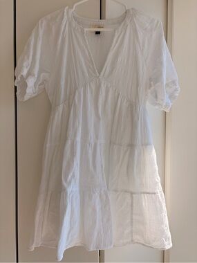 Universal Thread White Double-Lined Pocket Dress